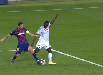 Goal: FC Barcelona 3 - 0 SSC Napoli 45' Suarez