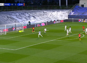 Own Goal: Real Madrid 0 - 2 Sh Donetsk 33' Varane