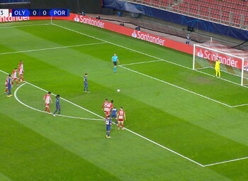 Penalty: Olympiakos Piraeus 0 - 1 FC Porto 10' Otávio